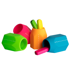 Portapenne monocromo - 9,5 x 7,5 x 7 cm - silicone soft touch - colori fluo assortiti - pigna - conf. 12 pezzi