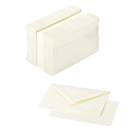 Scatola 100 cartoncini 200gr + 100 buste 90gr avorio formato 9 favini
